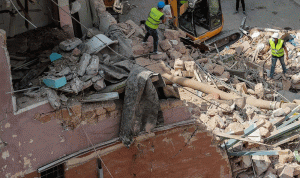 بالفيديو: انهيار المبنى الذي كان يبحث فيه الفريق الشيلي في الجميزة