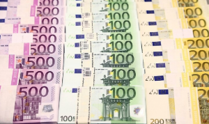 اليورو يسجل أعلى مستوى له أمام الدولار منذ نيسان 2018