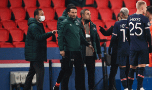 فريق تركي يغادر مباراة دوري أبطال أوروبا بسبب “تعليقات عنصرية”