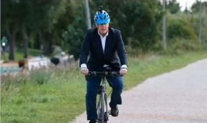 الصحة البريطانية: نزهة جونسون على الدراجة لم تنتهك الإغلاق