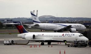 إسرائيل تقلص عدد العائدين عبر المطار إلى 200 شخص يوميا