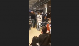 في الأردن.. لبنانيون عالقون في المطار (فيديو)