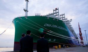 بالصور: السعودية تستقبل أكبر سفينة حاويات في العالم