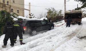 إنقاذ مواطنين احتجزتهم الثلوج على طريق شبعا