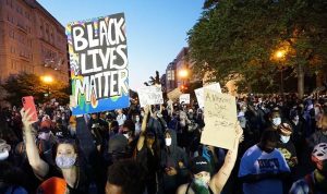 مظاهرات في نيويورك وشيكاغو ضد عنف الشرطة (فيديو)