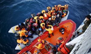 إنقاذ 40 مهاجرا في إيطاليا