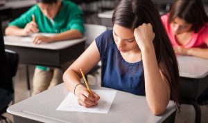 ما مصير العام الدراسي والامتحانات الرسمية؟