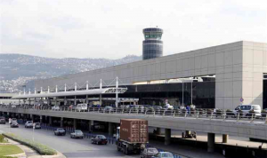 هرٌ يقتحم مطار بيروت! (فيديو)