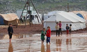 غرق مخيم للنازحين السوريين في عكار (فيديو)