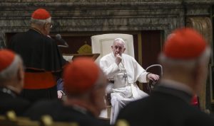 البابا يسهل محاكمات الفاتيكان للكرادلة والأساقفة