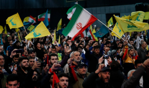 إيران تعرض على ماكرون تسليم لبنان رسميًا لـ”الحزب”!