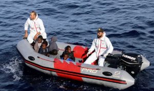 إنقاذ أكثر من 100 طفل حاولوا العبور إلى أوروبا