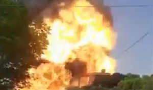 انفجار مستودع بنزين في الجنوب (فيديو)