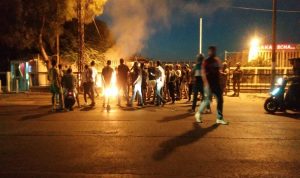 في طرابلس… قطع طرقات احتجاجًا على إطفاء المولدات