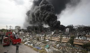 في بنغلادش… مقتل 52 شخصا في حريق بمصنع (فيديو)
