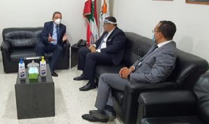 السفير المصري تفقد طرابلس والمستشفى الحكومي
