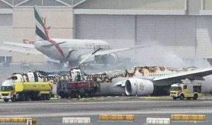 تصادم طائرتين في مطار دبي!