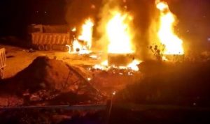 ليلٌ دامٍ في عكار… قتلى وجرحى بانفجار خزان للمحروقات (صور وفيديو)