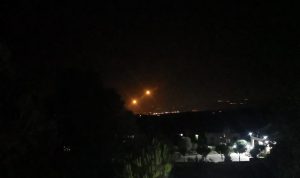 قنابل مضيئة إسرائيلية قبالة مركبا