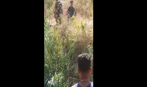 مشادة كلامية بين جنود إسرائيليين ولبنانيين على ضفاف الوزاني! (فيديو)