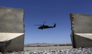 “طالبان” تسيّر دوريات جوية بمروحيات أميركية