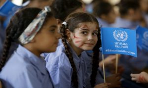 إنطلاق العام الدراسي في مدارس “الأونروا” واعتراض فلسطيني