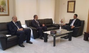 الحاج حسن عرض مع سفير الجزائر للتبادل التجاري