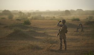 عسكريون في النيجر يعلنون عزل الرئيس!