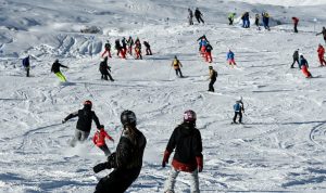 إيطاليا تقرّر فتح منتجعات التزلج رغم مخاوف كورونا