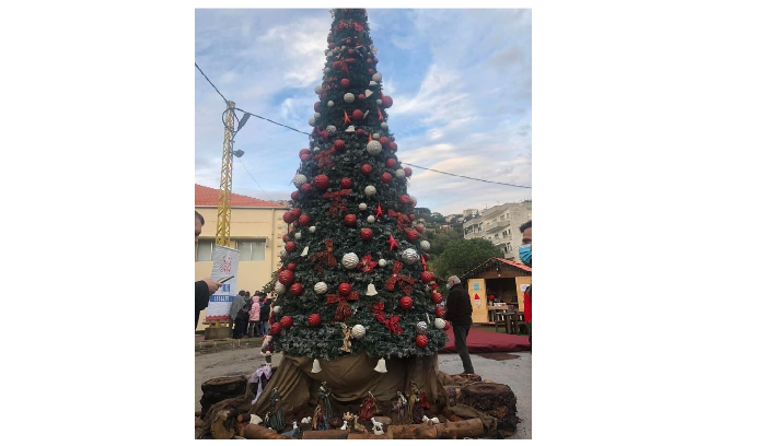 افتتاح القرية الميلادية في درعون وإضاءة شجرة الميلاد