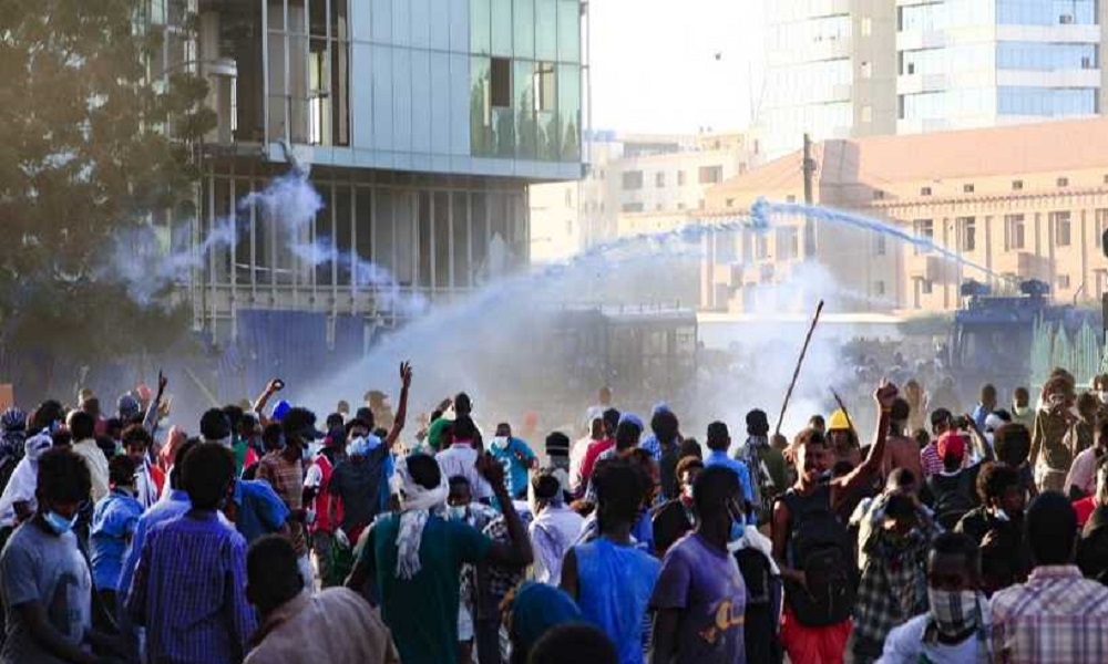 تظاهرات حاشدة ضد السلطة العسكرية في السودان