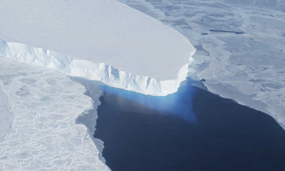 نهر جليدي يهدد العالم!