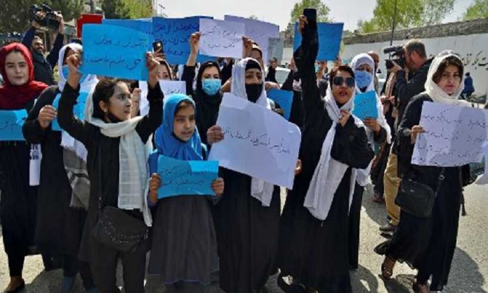 أفغانيات يتظاهرن: التعليم حقنا