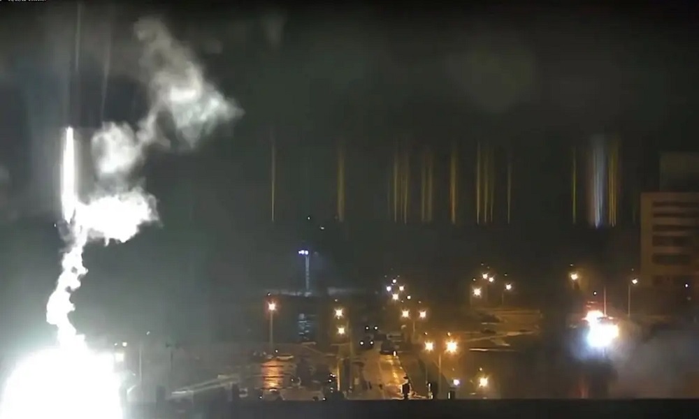 قصف روسي على أكبر محطة نووية في أوروبا (فيديو)