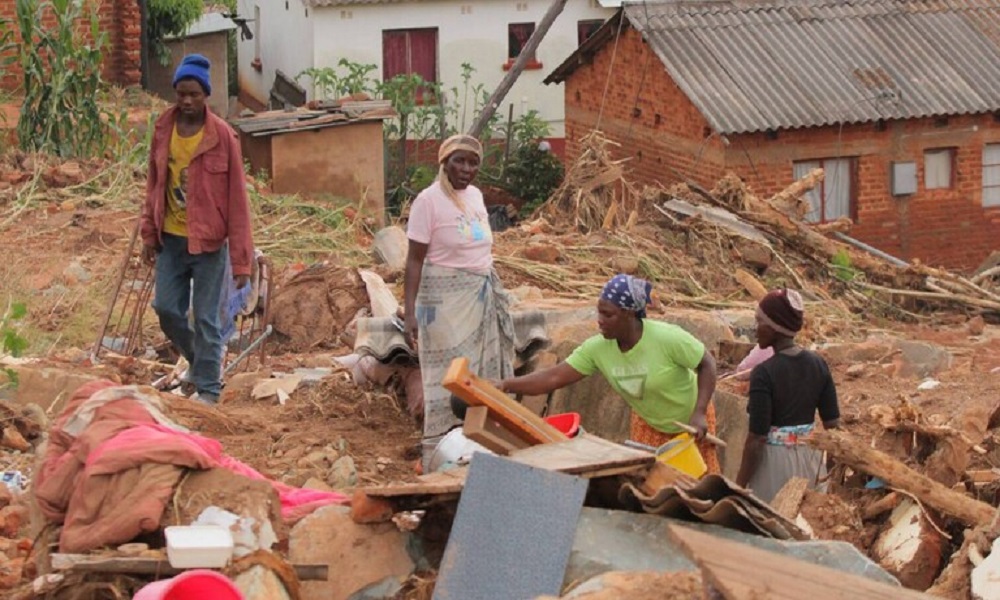 جنوب أفريقيا… ارتفاع ضحايا الفيضانات الى 395 شخصًا