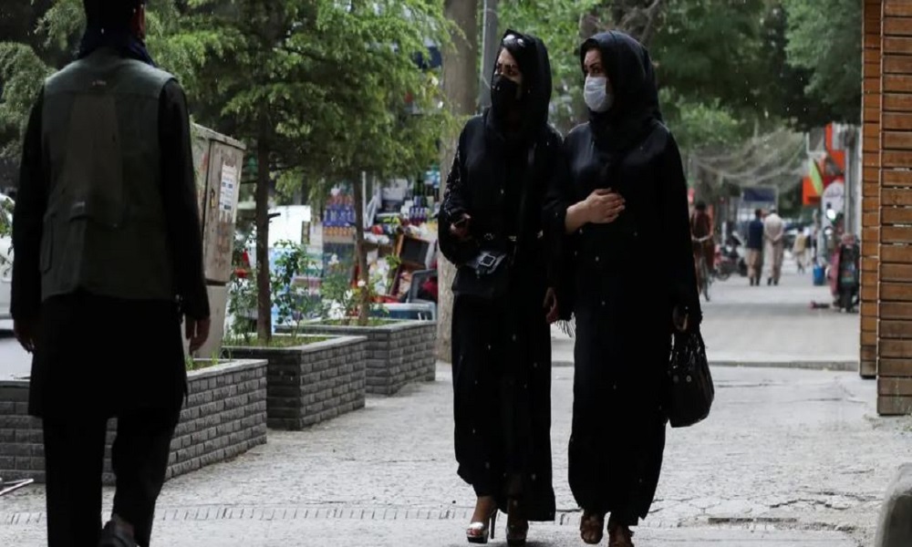النساء في أفغانستان يقاومن أوامر طالبان