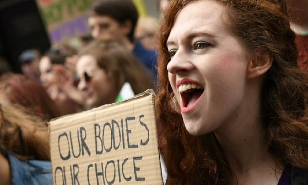 المحكمة الأميركية العليا تعتزم إلغاء حقّ الإجهاض