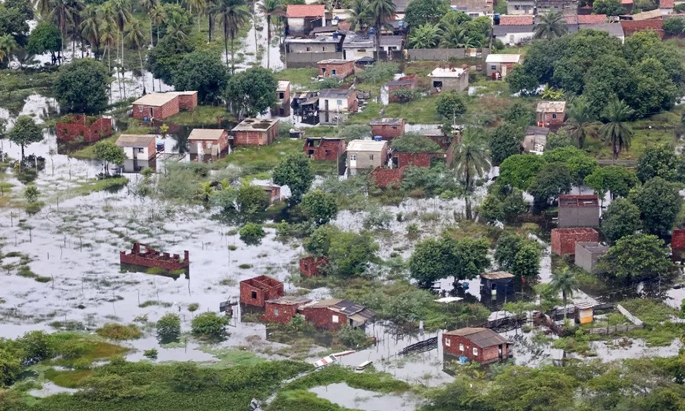 ضحايا إثر فيضانات اجتاحت البرازيل