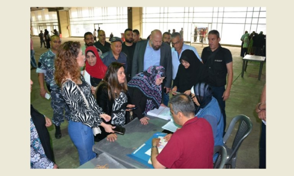 نهرا أشرف على توزيع صناديق الاقتراع في طرابلس