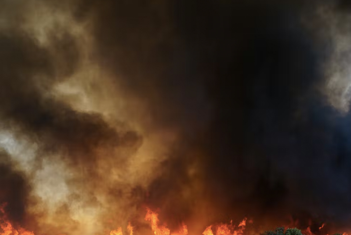 حريق في مكب نفايات في وادي بلدة مشمش العكارية