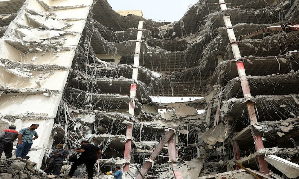 14 قتيلًا جراء انهيار مبنى في إيران
