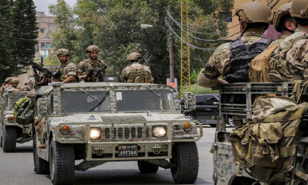 بالصور: مداهمة للجيش في بعلبك… وهذا ما تم ضبطه