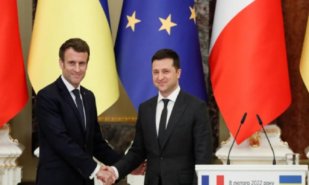 ماكرون: سنزيد شحنات الأسلحة الفرنسية لأوكرانيا