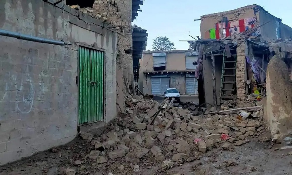 زلزال أفغانستان المدمر: 1000 قتيل و1500 جريح!