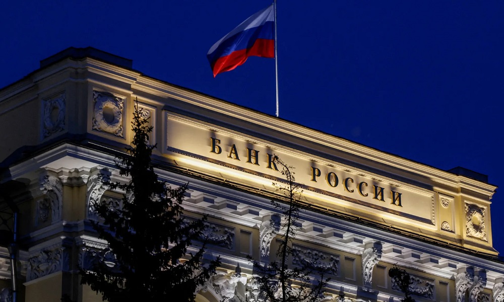 روسيا تعتزم تمديد قيود السحب النقدي بالعملات الأجنبية