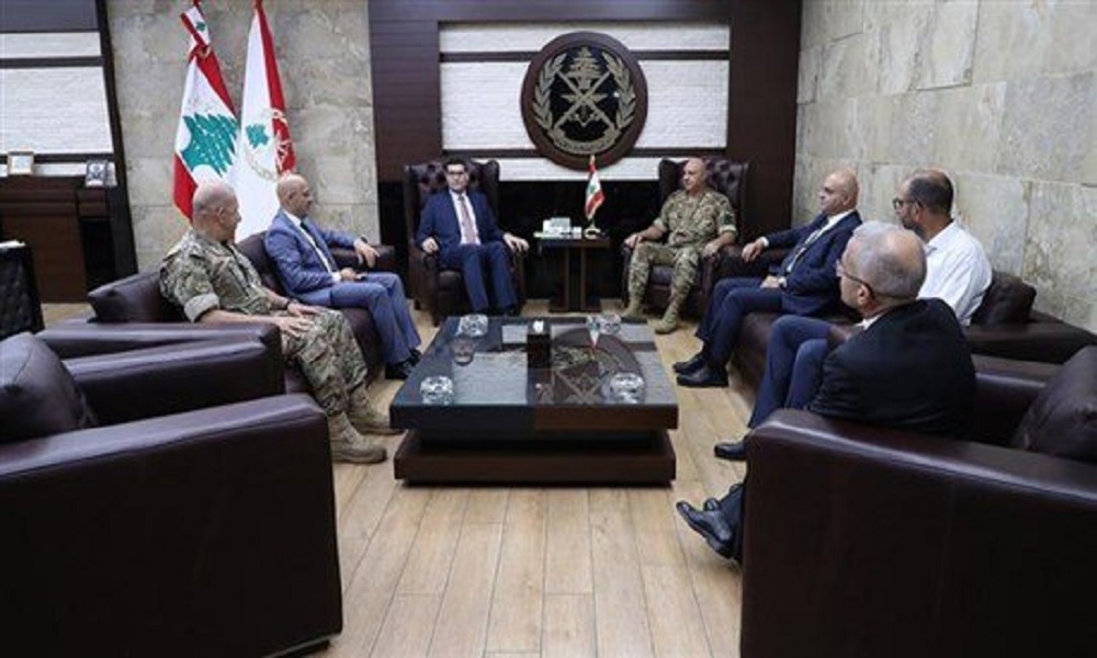 قائد الجيش التقى الوزيرين الحاج حسن وياسين