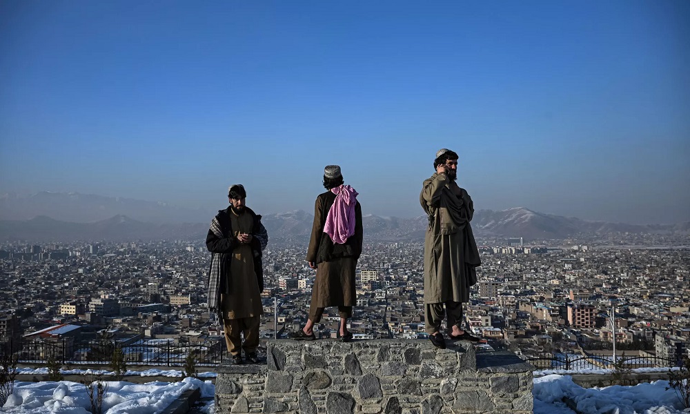 جلد 12 شخصا في أفغانستان بينهم 3 نساء على الملأ!