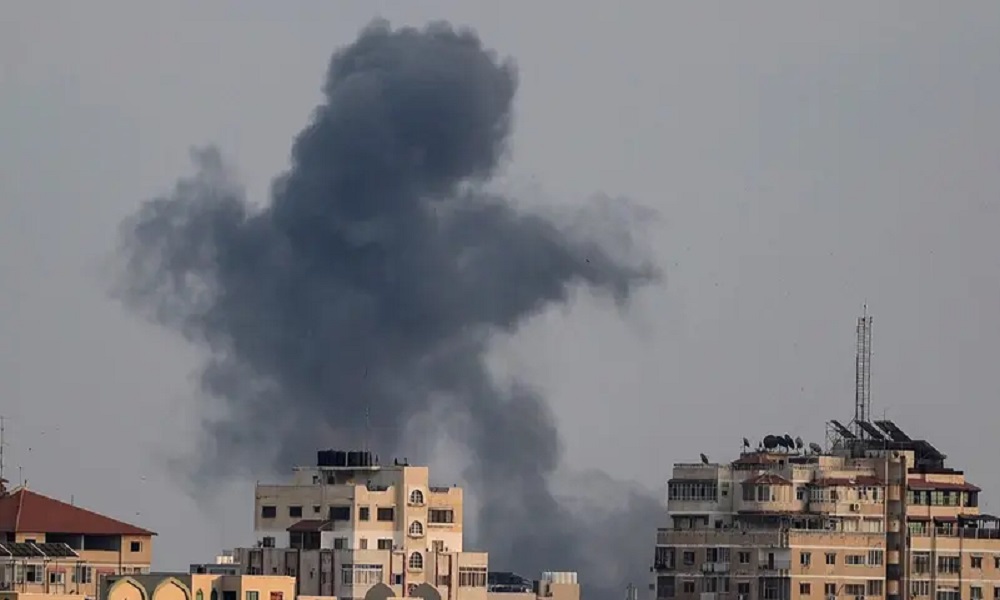 بالفيديو: إسرائيل تغتال قياديًا بشقة في غزة!