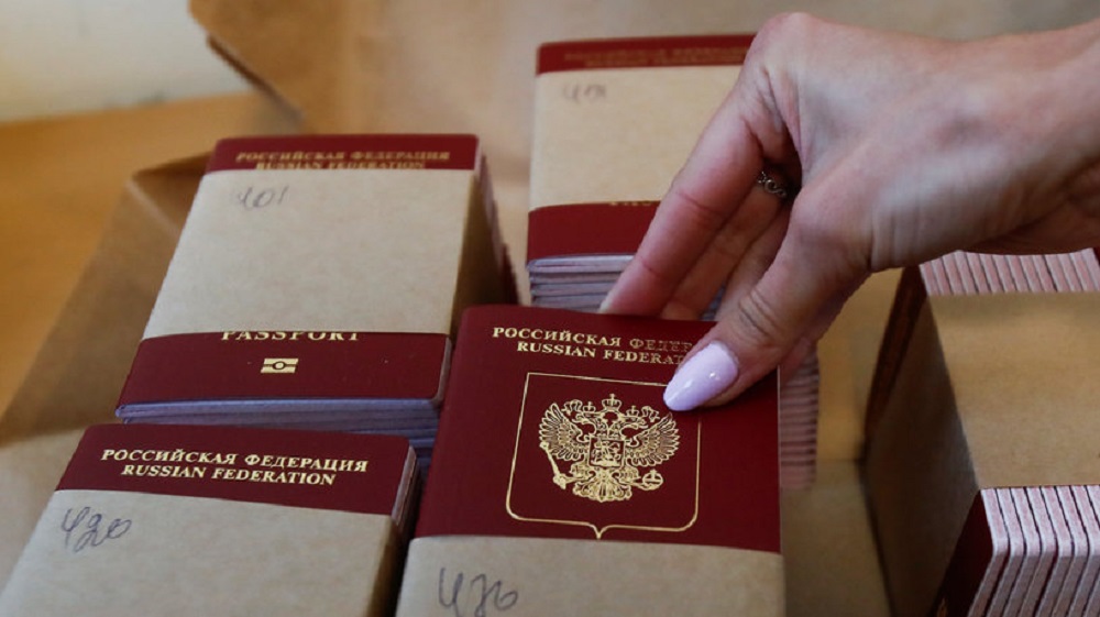 فرنسا: مستمرون بإصدار تأشيرات الدخول للروس