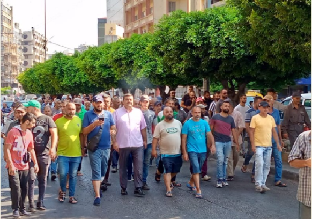 اعتصام لأصحاب الشاحنات أمام مرفأ طرابلس